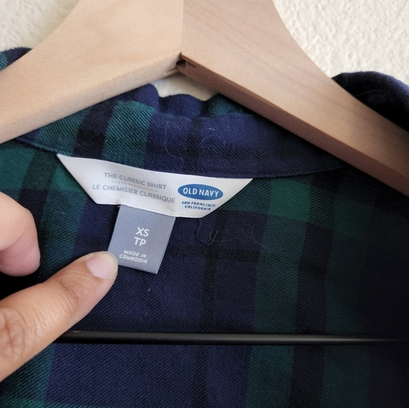 Old Navy Women's Flannel Button Up Long Sleeve - Picture 4 of 6